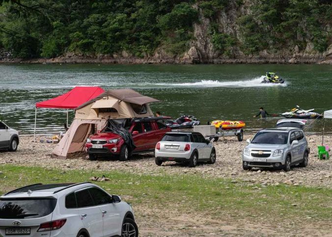 Camping en bord de rivière avec enfants : bien choisir son séjour